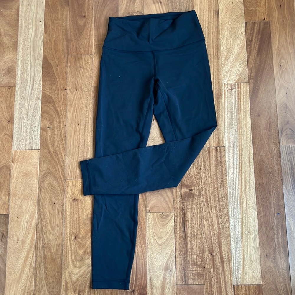 Lululemon wunder train leggings.